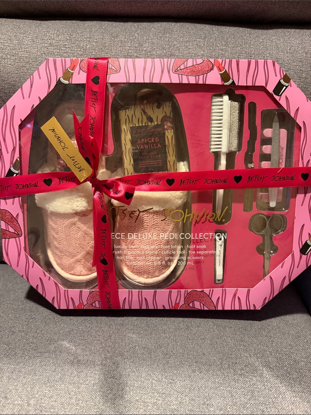 💅🏻 Betsey Johnson 10 Piece Deluxe Pedi Collection